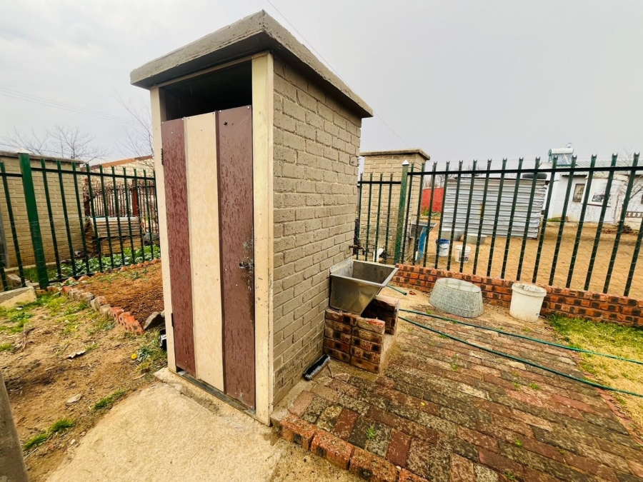 2 Bedroom Property for Sale in Bloemside 5 Free State